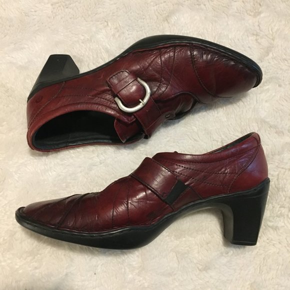 Josef Seibel Soft Burgundy Leather Whimsigoth Buckled Heels - Picture 2 of 16